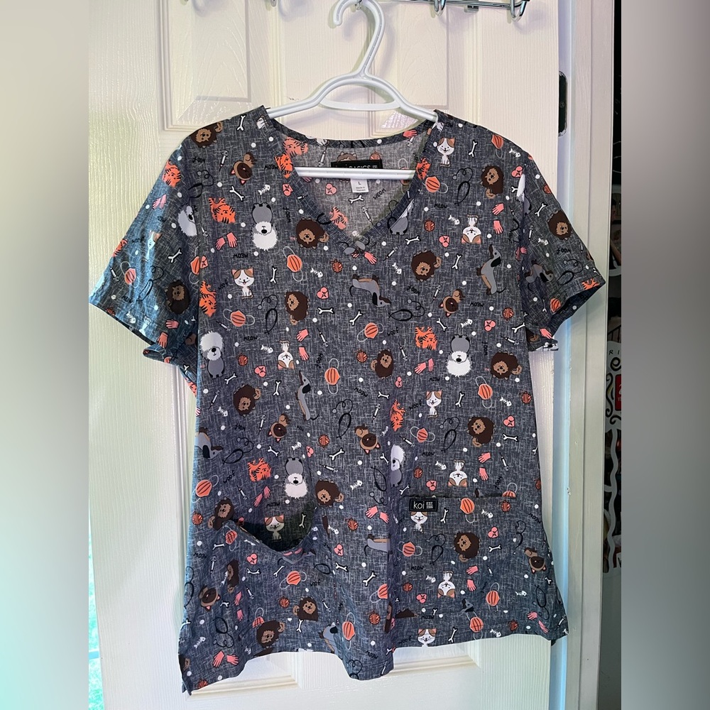 Koi Basics Vetmed 2 Pocket V-Neck Scrub Top